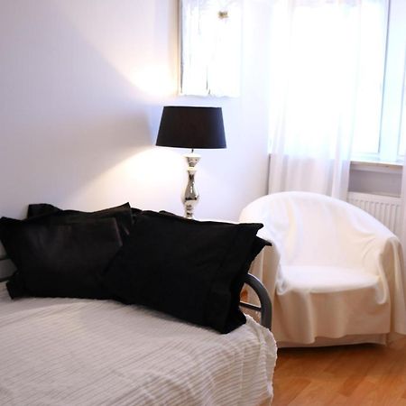 Moderne Studio Apartments Und 4 Zimmer Wohnungen In Oberhausen, Ideal Fuer Geschaeftsreisende Und Monteure Exterior foto