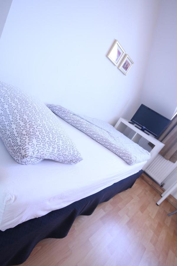 Moderne Studio Apartments Und 4 Zimmer Wohnungen In Oberhausen, Ideal Fuer Geschaeftsreisende Und Monteure Exterior foto