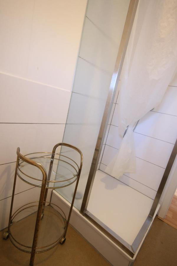 Moderne Studio Apartments Und 4 Zimmer Wohnungen In Oberhausen, Ideal Fuer Geschaeftsreisende Und Monteure Exterior foto